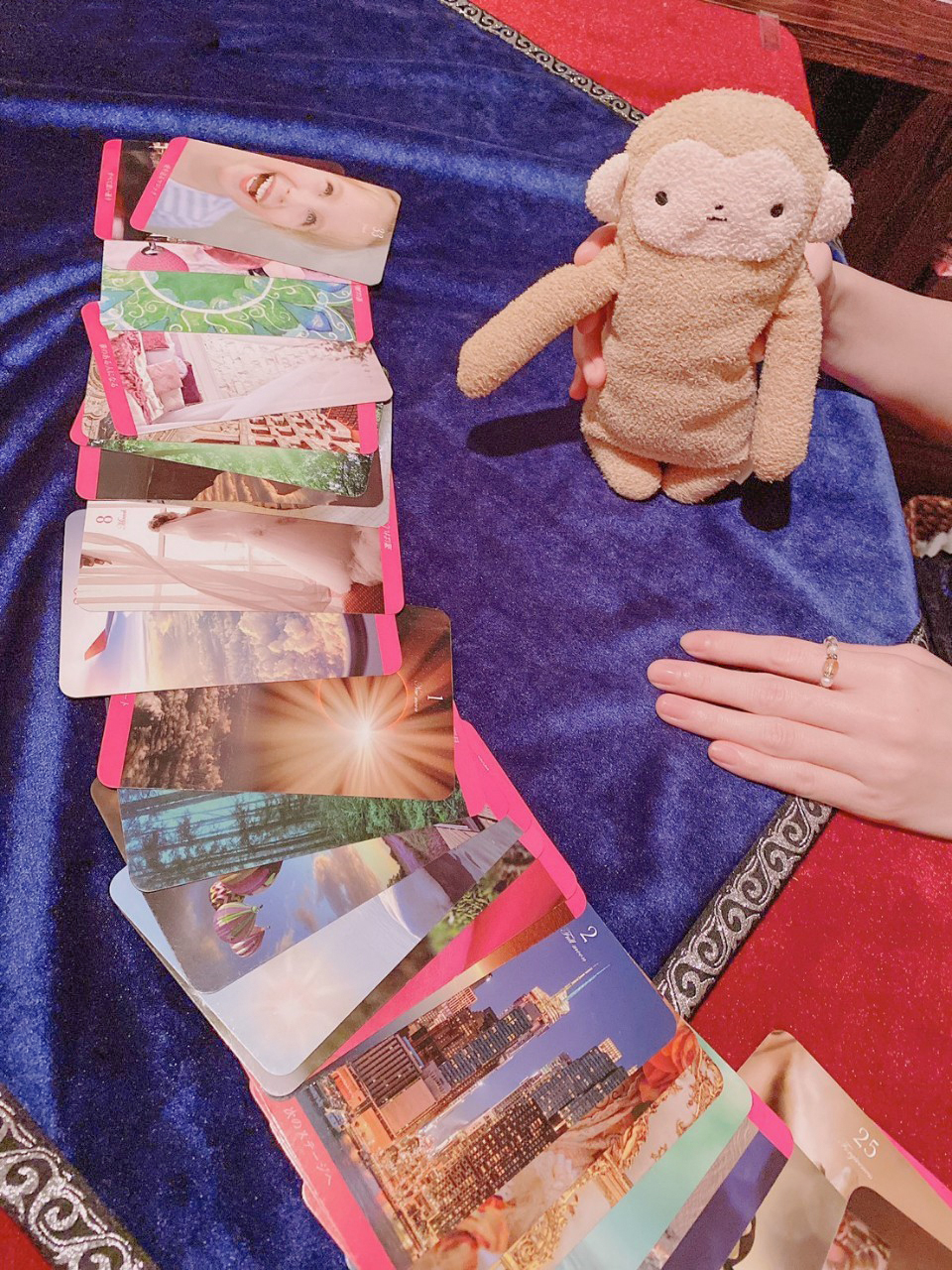 最近人気のタロットカード